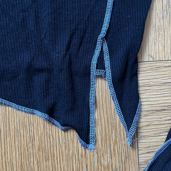 Fashion Nova Long Sleeve Crop Top - Picture 5 of 6